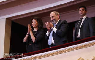 PM Pashinyan, Anna Hakobyan attend concert dedicated to Hovhannes Chekidjian’s 91st birth anniversary

