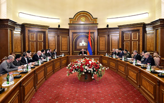 La demande de financement budgétaire  du ministère de la Défense 2020 a été discutée au gouvernement;  Pashinyan a également évoqué la résolution du Sénat américain sur la reconnaissance du génocide arménien 