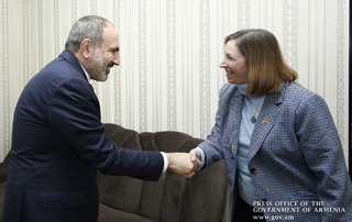 Премьер-министр провел встречу с послом США в Армении Линн Трейси и командующим Национальной гвардией штата Канзас Ли Тафанелли
