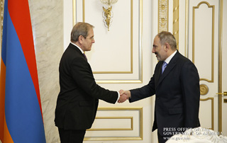 Премьер-министр обсудил с президентом Черноморского банка торговли и развития перспективы развития сотрудничества