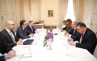 
Le Premier ministre Pashinyan  et le Président de la Macédoine du Nord ont discuté questions liées au renforcement  de la coopération économique entre les deux pays   
