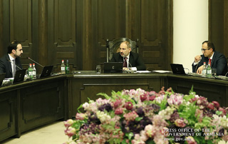 Решением правительства с сегодняшнего дня на две недели с некоторыми исключениями закрывается сухопутная граница и связь с Ираном