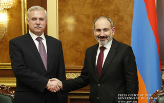 Le Premier ministre Pashinyan a reçu le Secrétaire général de l'OTSC, Stanislav Zas