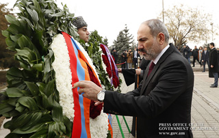 Le Premier ministre Pashinyan a rendu hommage aux victimes des Pogroms de Soumgaït