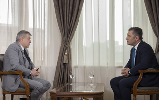 "Nous devons nous assoir chez nous, négocier raisonnablement et trouver des solutions logiques pour sortir de cette situation" - Entretien du Première Vice-Première Ministre, Karen Karapetyan, à la TV Armenia