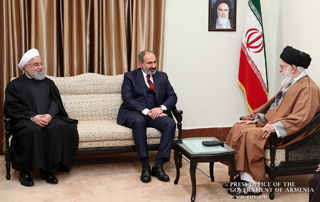 Pashinyan a adressé ses félicitations à  Sayyid Ali Khamenei et Hassan Rohani à l'occasion de Novruz