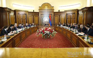 Les mesures prises par le Gouvernement pour promouvoir les programmes agricoles ont été discutées