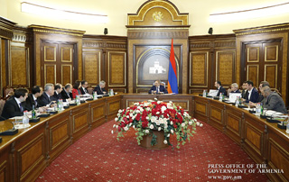 Пакет социальной помощи в первую очередь должен быть нацелен на ставших безработными из-за коронавируса граждан: премьер-министр