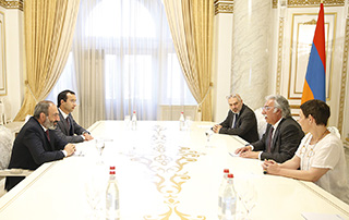 Nikol Pashinyan, Sam Simonian discuss possibilities for implementing new projects in education