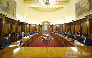 Government continues discussing anti-crisis activities