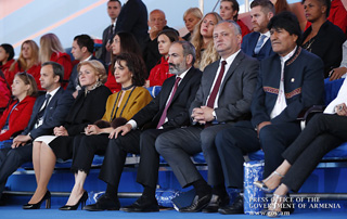 Премьер-министр Никол Пашинян на Красной площади присутствовал на посвященном Чемпионату мира по футболу гала-концерте