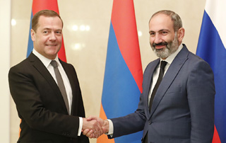 Армяно-российские отношения развиваются уверенно и динамично: состоялась встреча Никола Пашиняна и Дмитрия Медведева