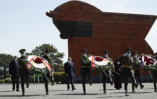 Премьер-министр воздал дань уважения памяти героев Сардарапатской битвы