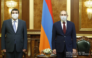 Состоялась первая в Ереване официальная встреча Никола Пашиняна и Араика Арутюняна