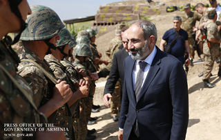 Nikol Pashinyan and Bako Sahakyan take tour of Defense Army positions