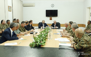 В штабе Армии обороны состоялось совещание под руководством Никола Пашиняна и Бако Саакяна 