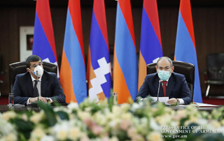 Sans la pleine implication des autorités de l'Artsakh, il ne peut y avoir de progrès significatif dans le processus de négociation; La séance commune des Conseils de sécurité de la République d'Arménie et de la République d'Artsakh se tient à Erevan