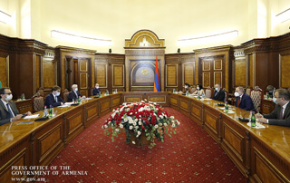 Премьер-министр принял прибывшего в Армению главу миссии ВОЗ