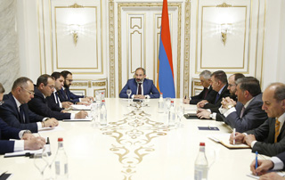 Prime Minister holds consultation on milk purveyances, fruit and vegetables exports and irrigation process