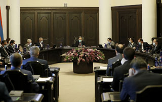 
Правительство компенсирует коммунальные расходы проживающих в домах социального жилищного фонда одиноких пенсионеров

