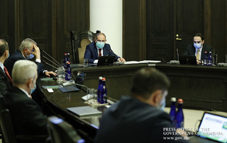 Le gouvernement assouplit les restrictions: des étrangers peuvent arriver en Arménie, l'interdiction des rassemblements sera levée