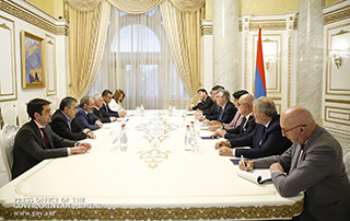 Премьер-министр принял делегацию парламентской группы дружбы Франция-Армения