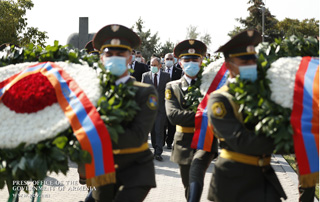 Le Premier ministre rend hommage à la mémoire des Arméniens qui ont sacrifié leur vie pour l'Indépendance de la Patrie