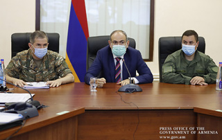 Премьер-министр провел встречу с руководящим составом министерства обороны и Вооруженных сил

