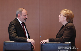 Nikol Pashinyan appelle Angela Merkel à tout mettre en œuvre pour freiner la position destructrice de la Turquie