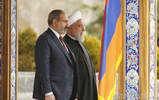Prime Minister Pashinyan briefs Hassan Rouhani on Turkey's involvement in hostilities

