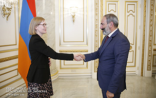 Премьер-министр обсудил с послом Швеции вопросы дальнейшего развития армяно-шведских отношений 