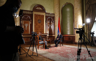Dans cette situation, le conflit  du Karabakh a une solution: le principe de  «Sésession- remède»
Entretien du Premier ministre à Libération
