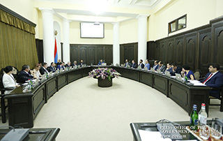 В будущем у премьер-министра будет одна резиденция: аппарат президента вернется на Баграмяна 26