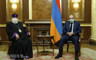Prime Minister Pashinyan meets with Catholicos of All Armenians

