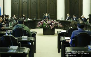 Մեր գործունեության կարևոր ուղղություններից մեկը պետք է դառնա զոհված զինծառայողների ընտանիքների սոցիալական երաշխիքների հարցը. վարչապետ