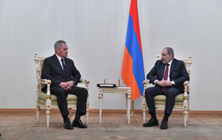 PM meets with Russian Defense Minister