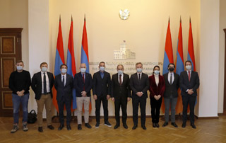 “We have always felt the support of friendly France” - PM receives French humanitarian mission delegation