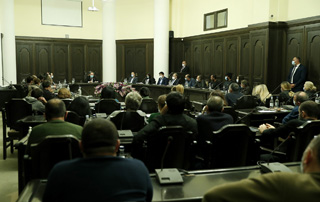 PM holds another meeting with relatives of missing and captured persons