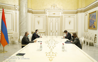 PM Pashinyan meets with U.S. Ambassador to Armenia