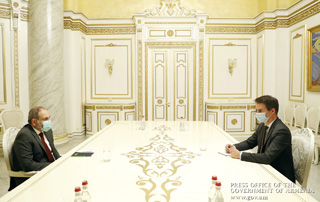 Le Premier ministre a rencontré l'Ambassadeur de France en Arménie