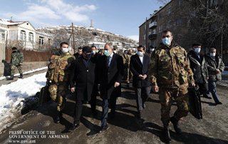 Les frontières administratives actuelles des communautés sont déterminées par la loi de la République d'Arménie adoptée en 2010:  le Premier ministre a visité la région de Syunik