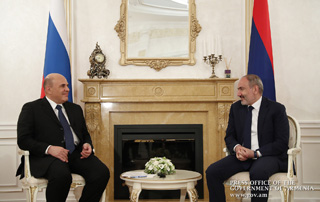 Russian Premier Offers Season’s Greetings to Prime Minister Pashinyan