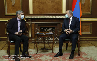 Премьер-министр Пашинян продолжает консультации с представителями политических сил