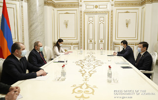 Армяно-казахстанские экономические связи имеют хорошие предпосылки для развития: премьер-министр провел прощальную встречу с послом Уразаевым