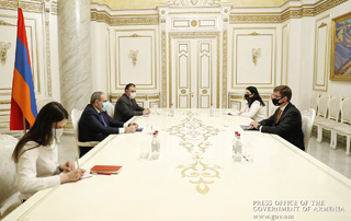 Премьер-министр и посол Нидерландов обсудили повестку развития двусторонних отношений