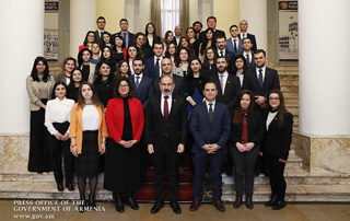 Մեր առաջ ծառացած մարտահրավերները հնարավոր է լուծել մեր ազգային ներուժի համախմբմամբ. վարչապետն ընդունել է «իԳործ» ծրագրի մասնակիցներին