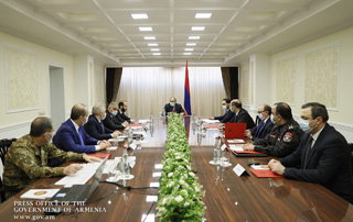 Security Council holds meeting