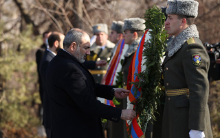 Վարչապետը հարգանքի տուրք է մատուցել Սումգայիթի ոճրագործության զոհերի հիշատակին