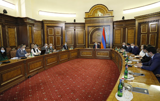 Les progrès dans la construction du Centre de services pour les activités économiques étrangères à Gyumri discutés