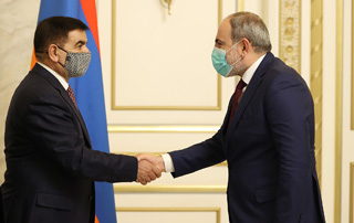 Премьер-министр Пашинян принял делегацию во главе с министром обороны Ирака
